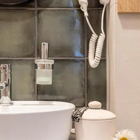 16 Apartament *